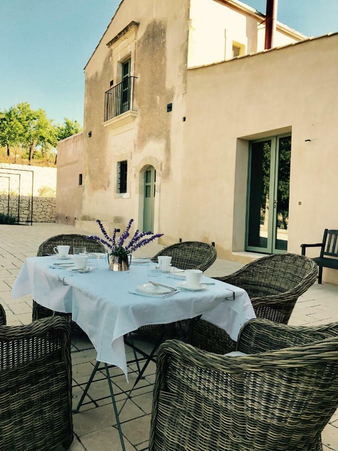 Battimandorlo Hotel Noto